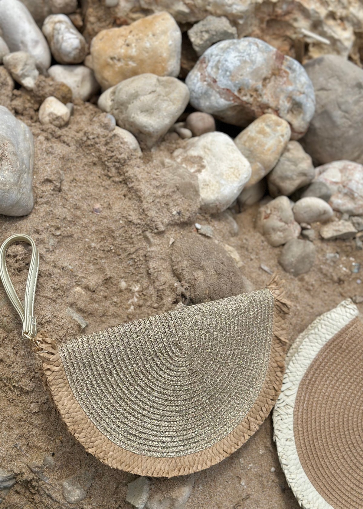 Lara Straw Clutch