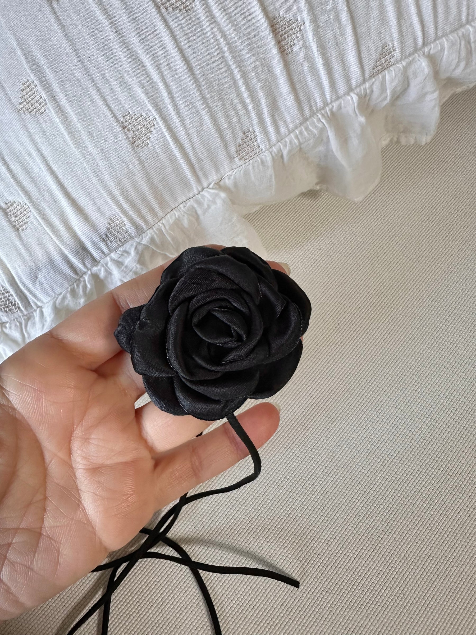 Rosette Choker