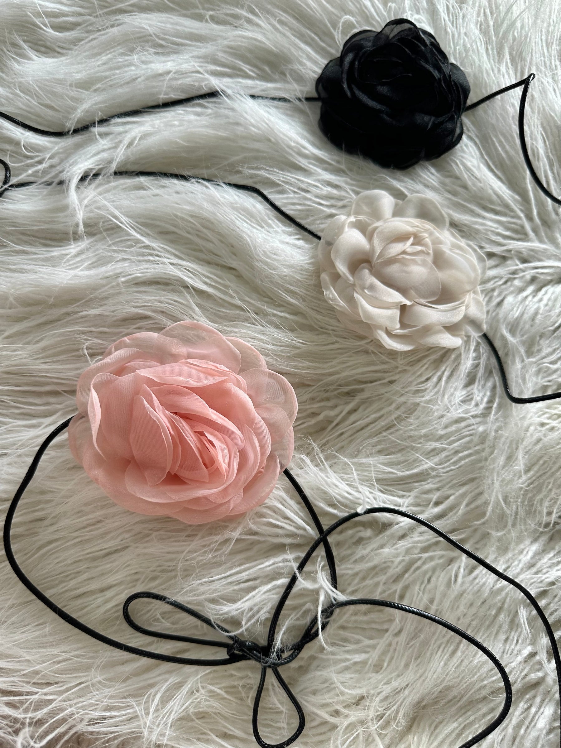 Rosette Choker