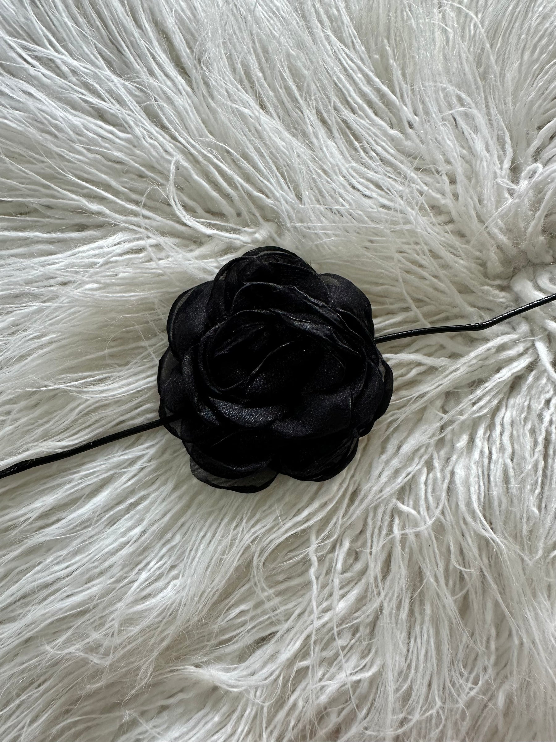 Rosette Choker