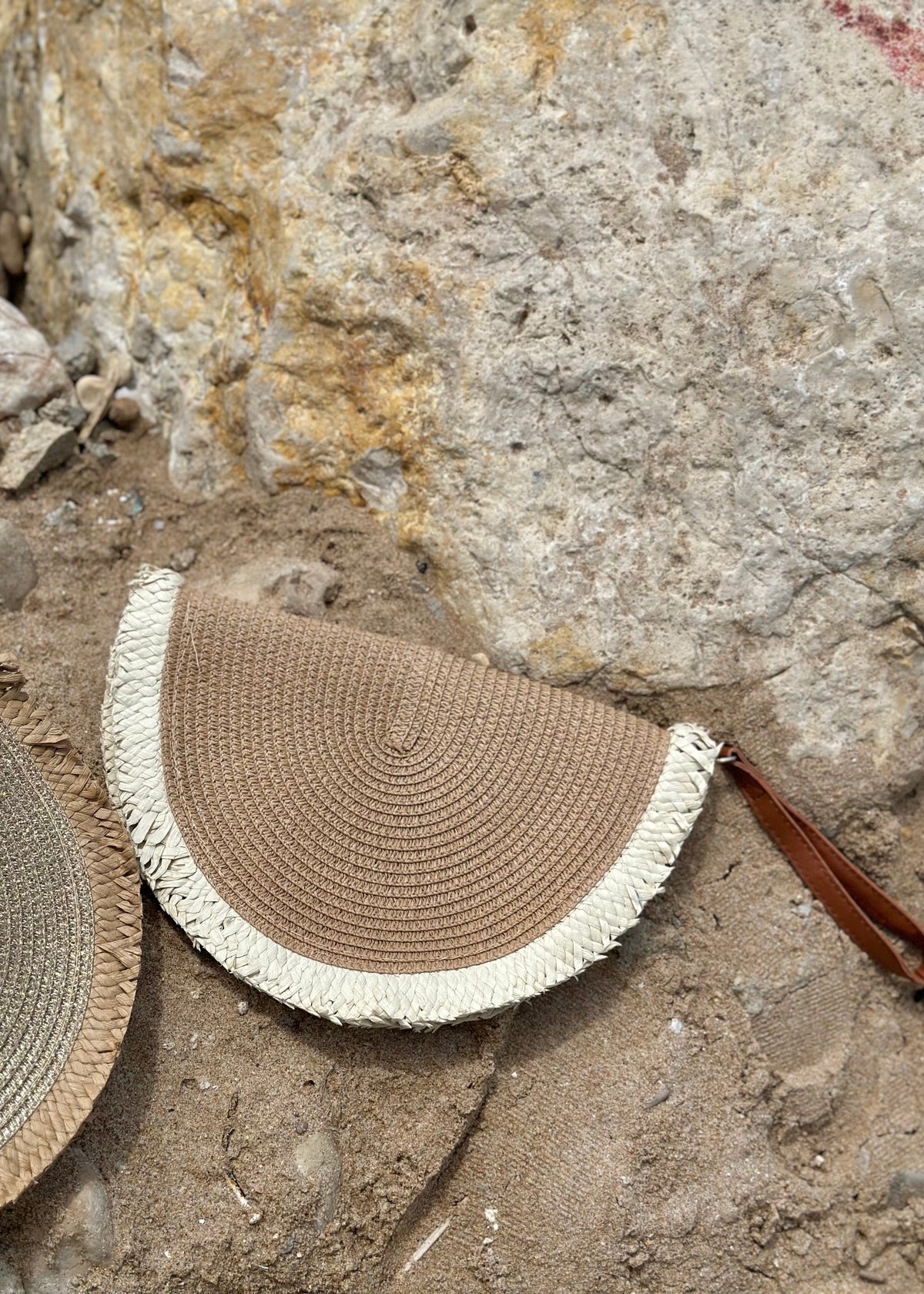 Lara Straw Clutch