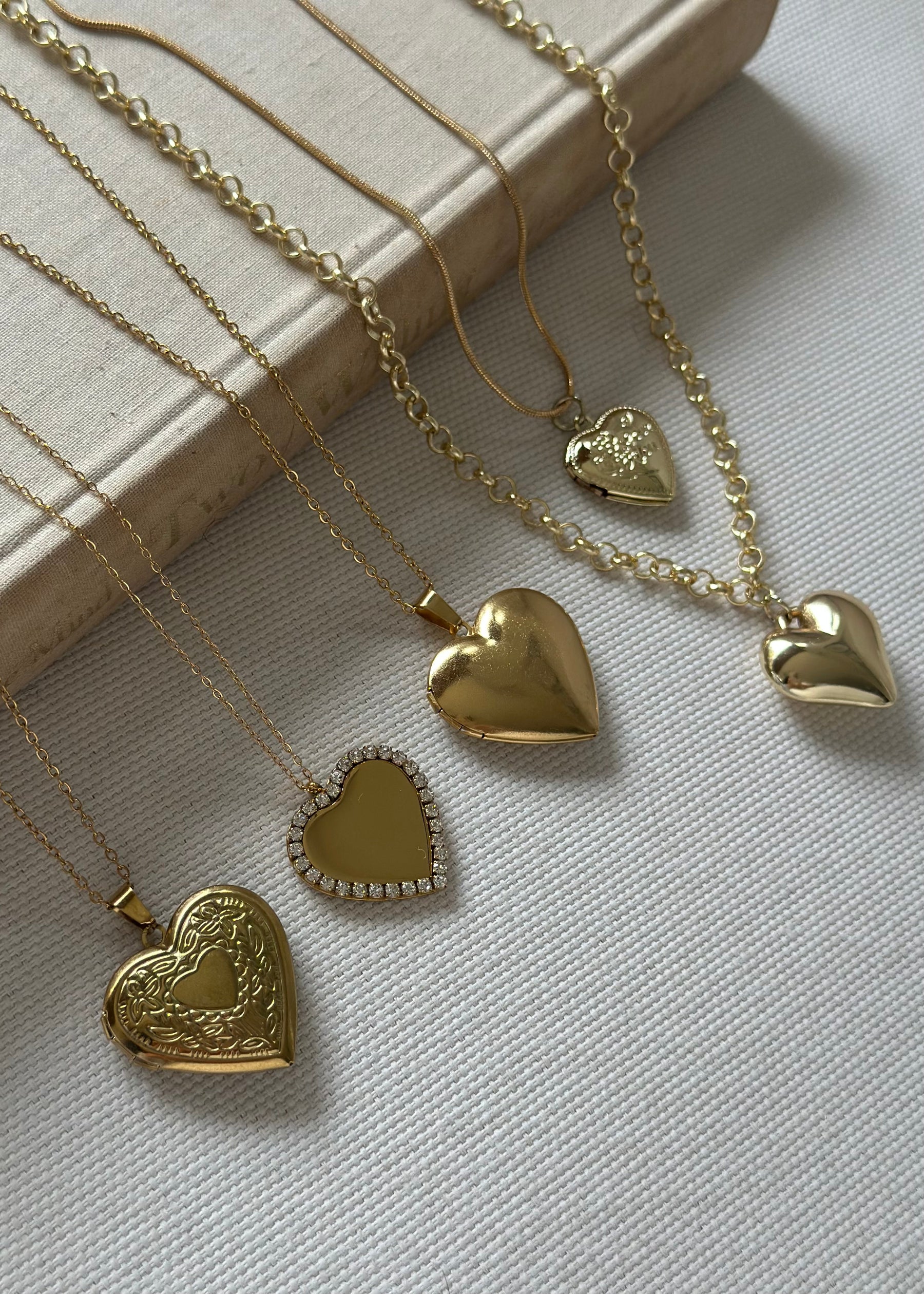 قلادة القلب المتألق