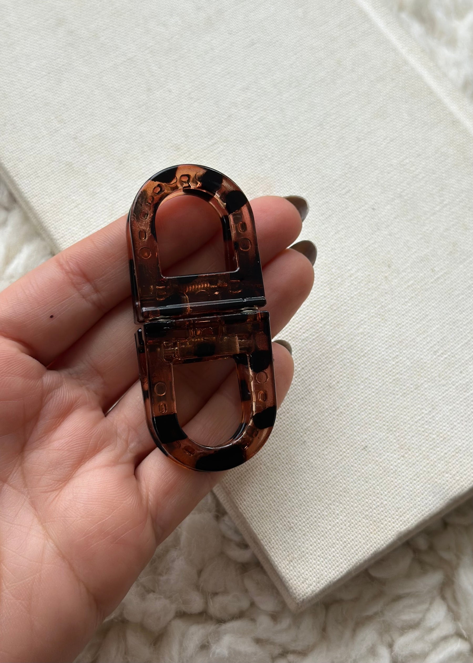 Wild Chérie Magnetic Hair Clip