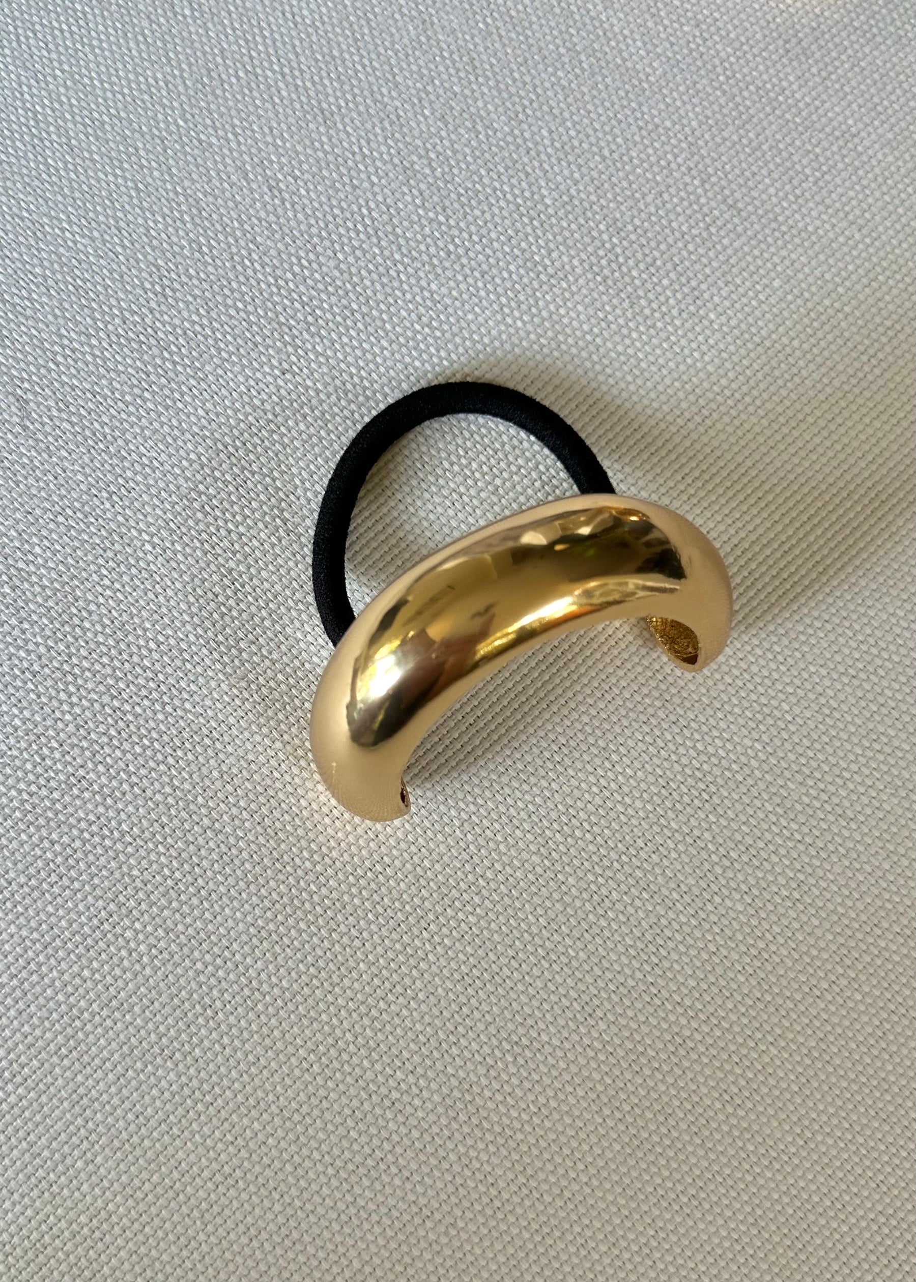 Glossy Arch Pony Cuff