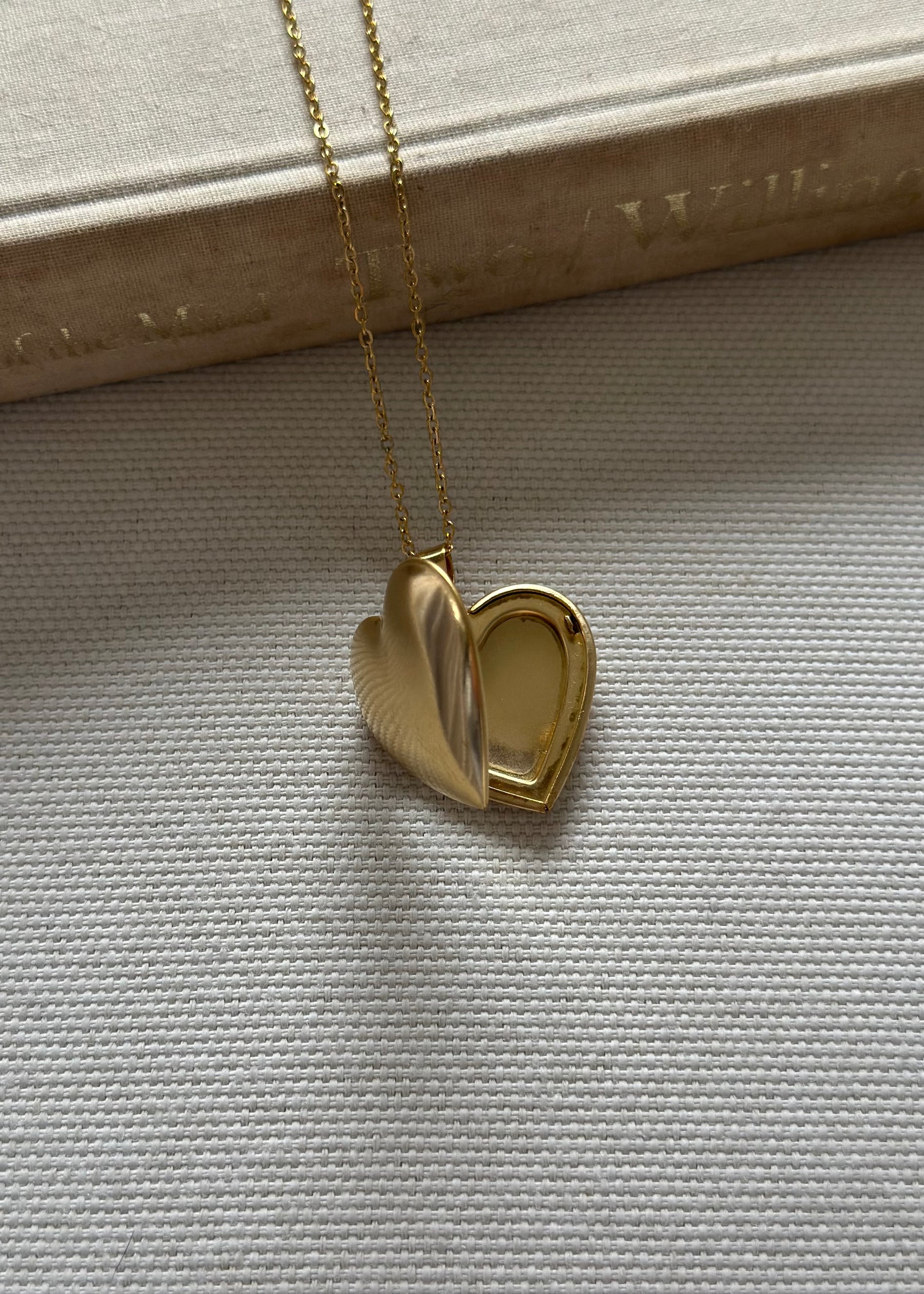 Collier médaillon cœur Lulu