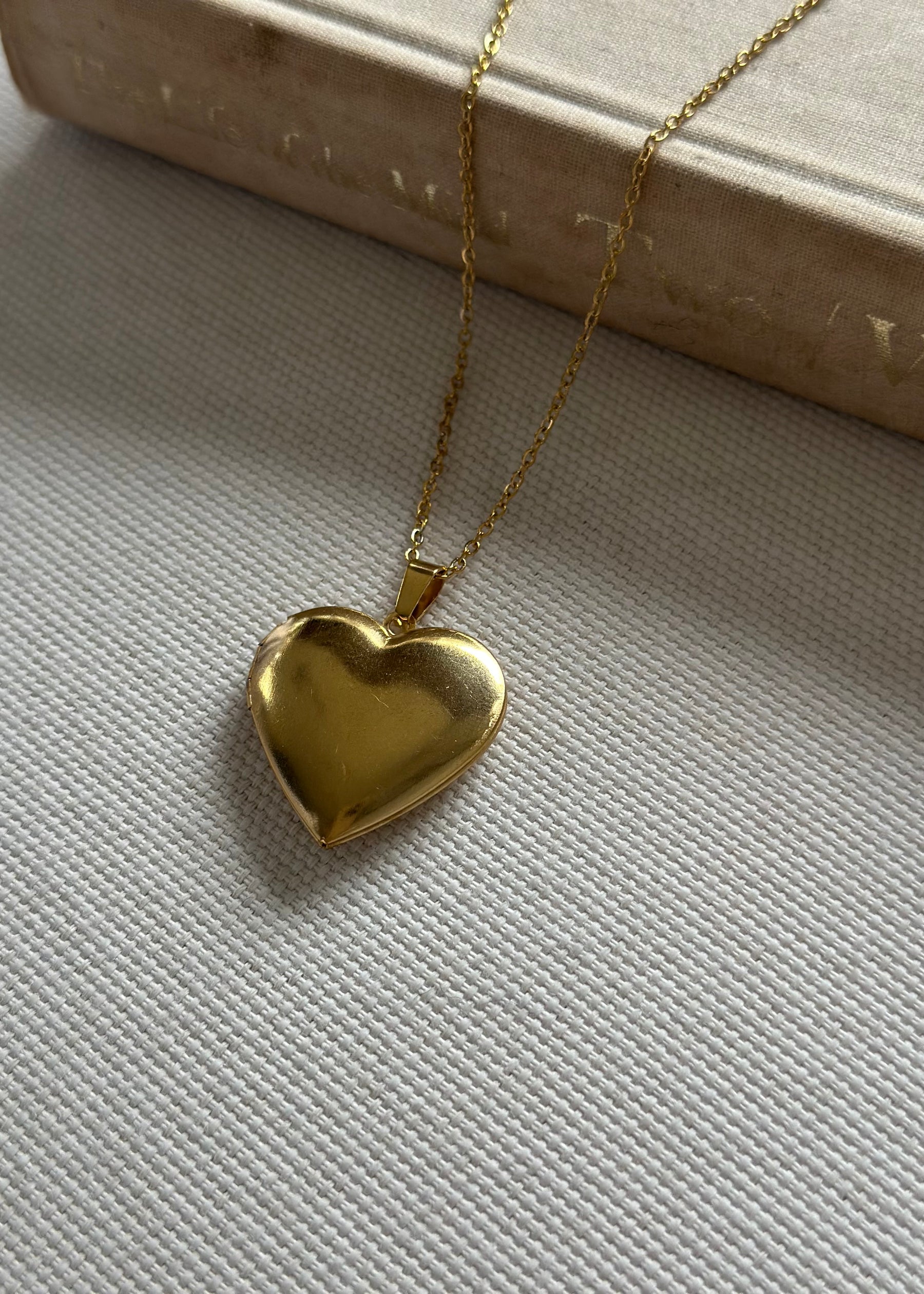 Collier médaillon cœur Lulu