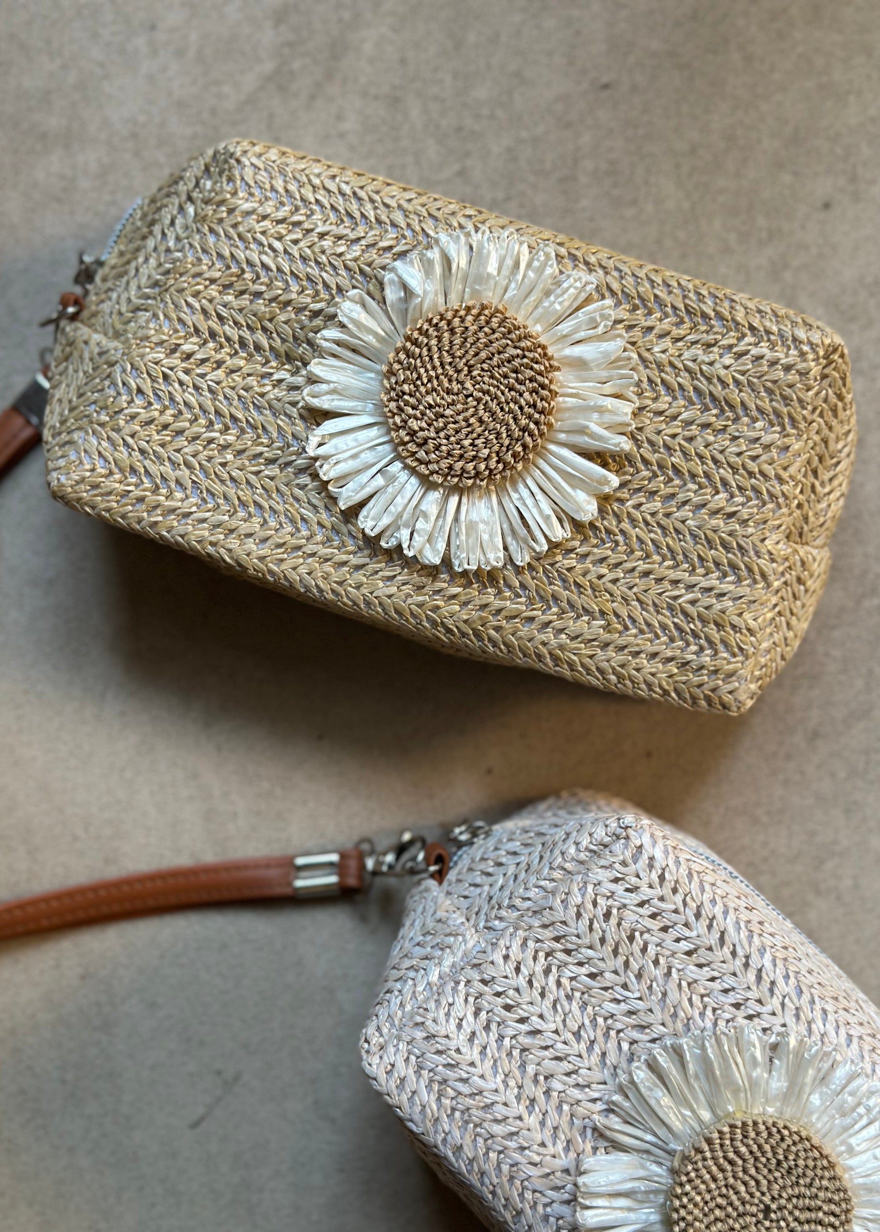 Lillie Straw Pouch