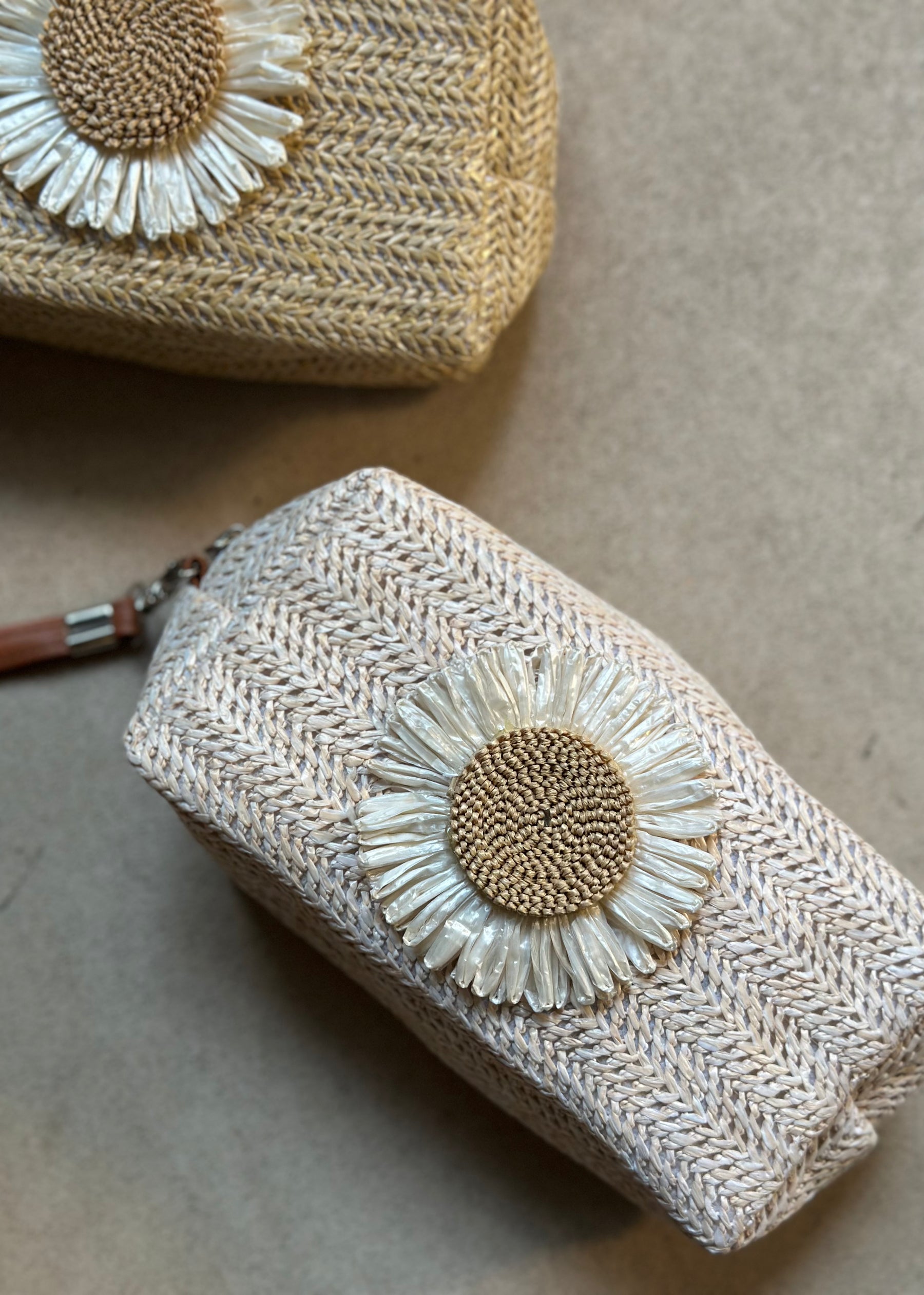 Lillie Straw Pouch