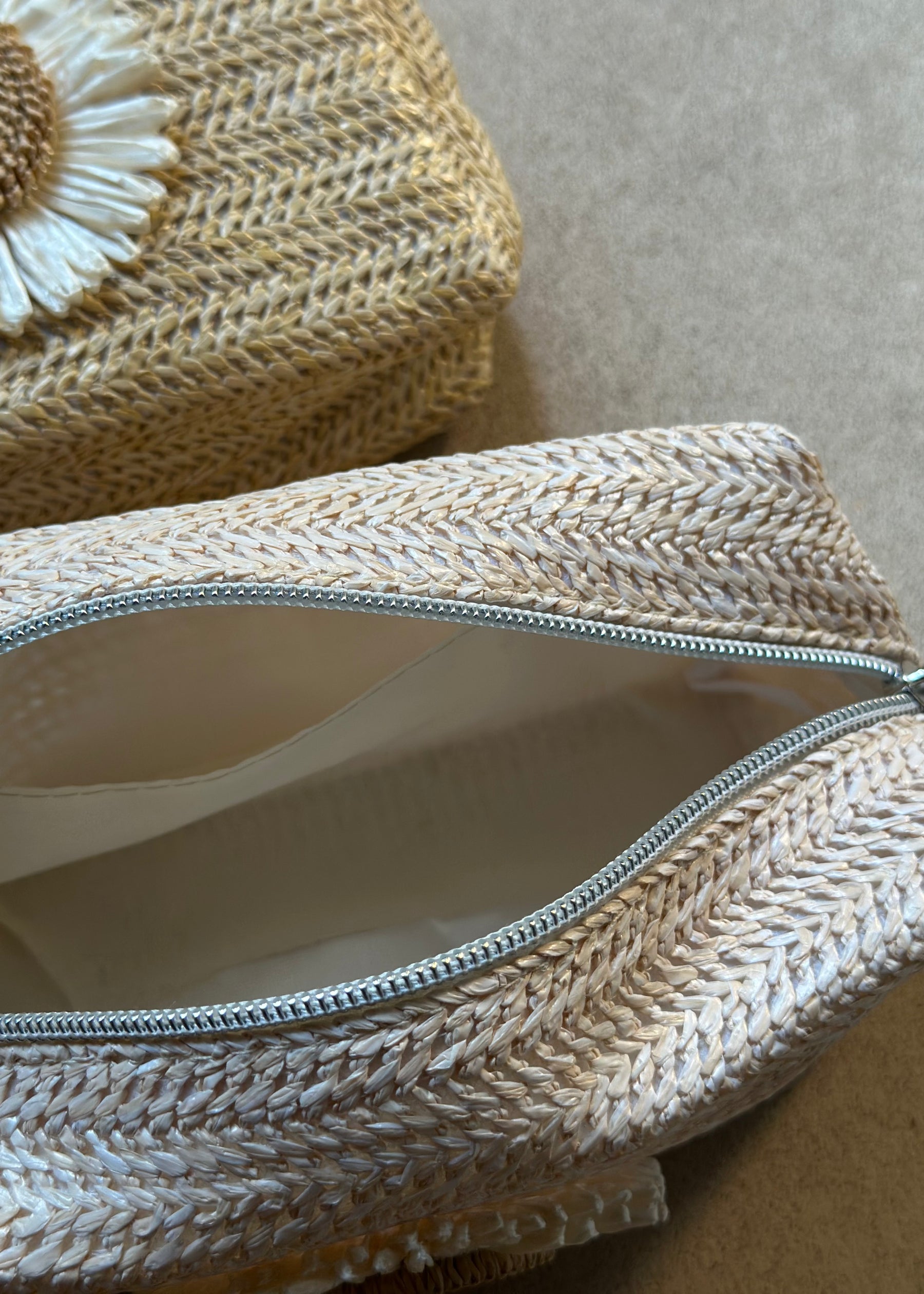 Lillie Straw Pouch
